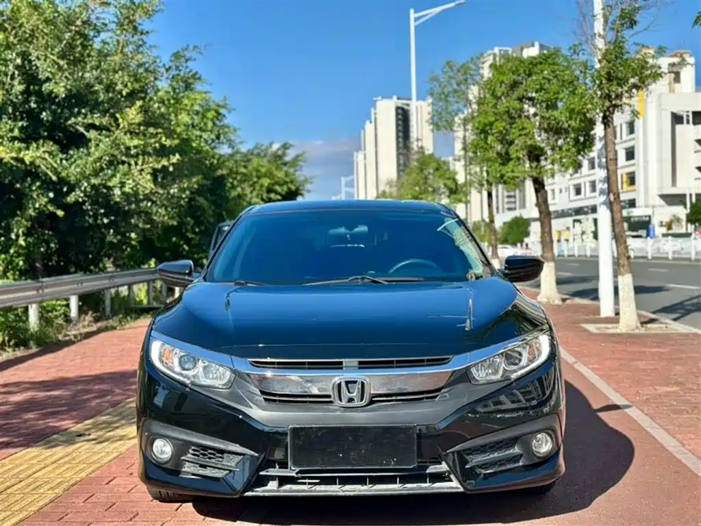 Honda Civic 2018 — фото 2