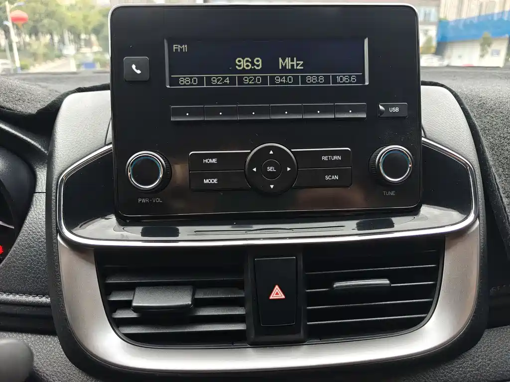 Toyota Yaris L 2021 — фото 14