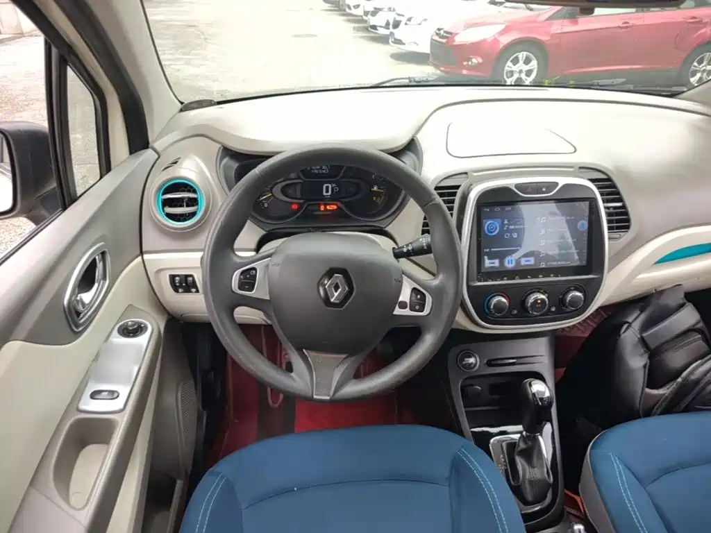 Renault Captur 2016 — фото 11
