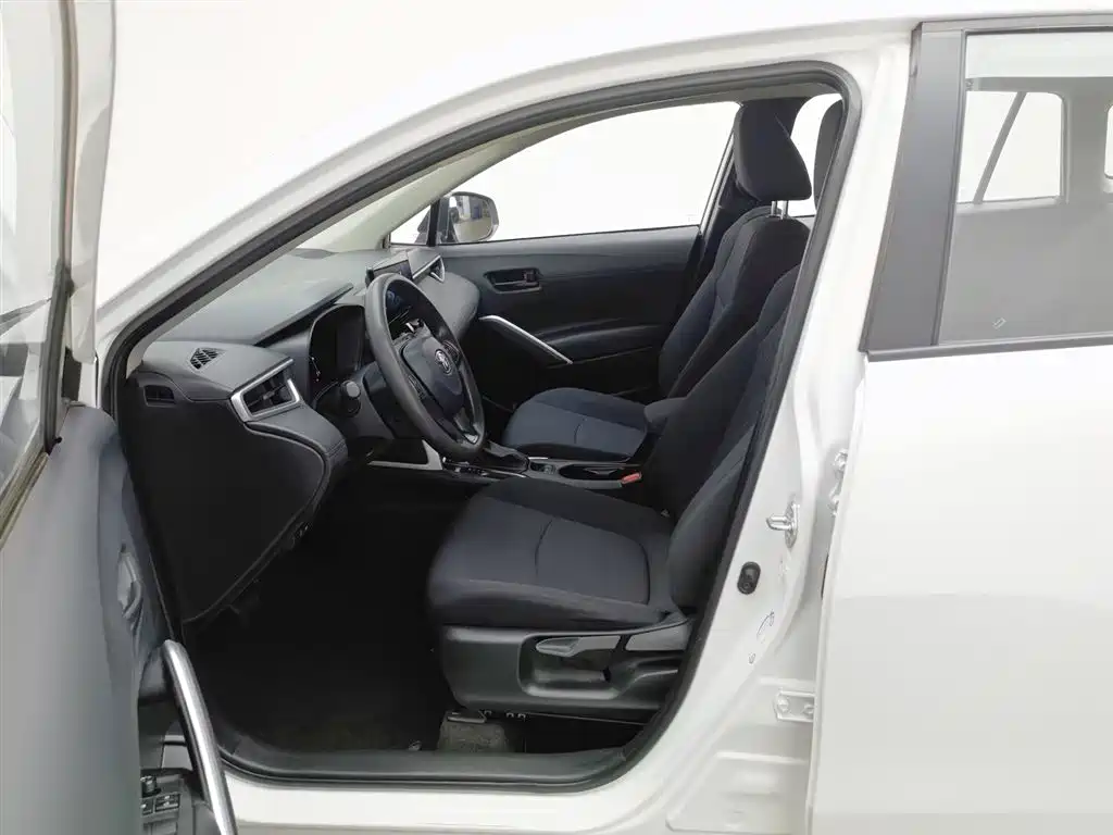 Toyota Corolla Cross 2023 — фото 10