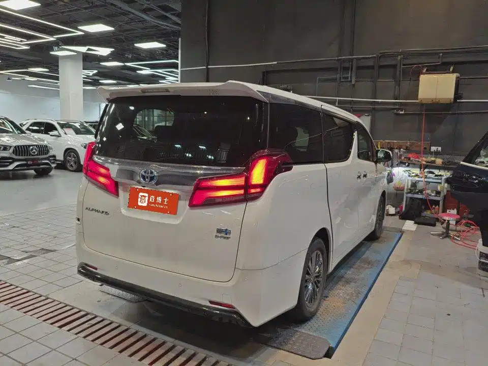Toyota Alphard 2019 — фото 2