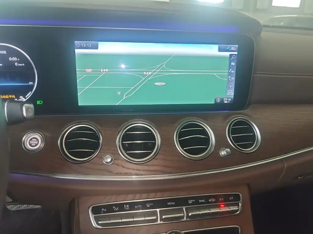 Mercedes-Benz E-Class 2020 — фото 13