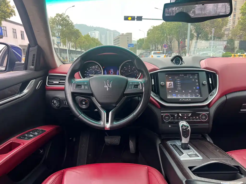 Maserati Ghibli 2016 — фото 17