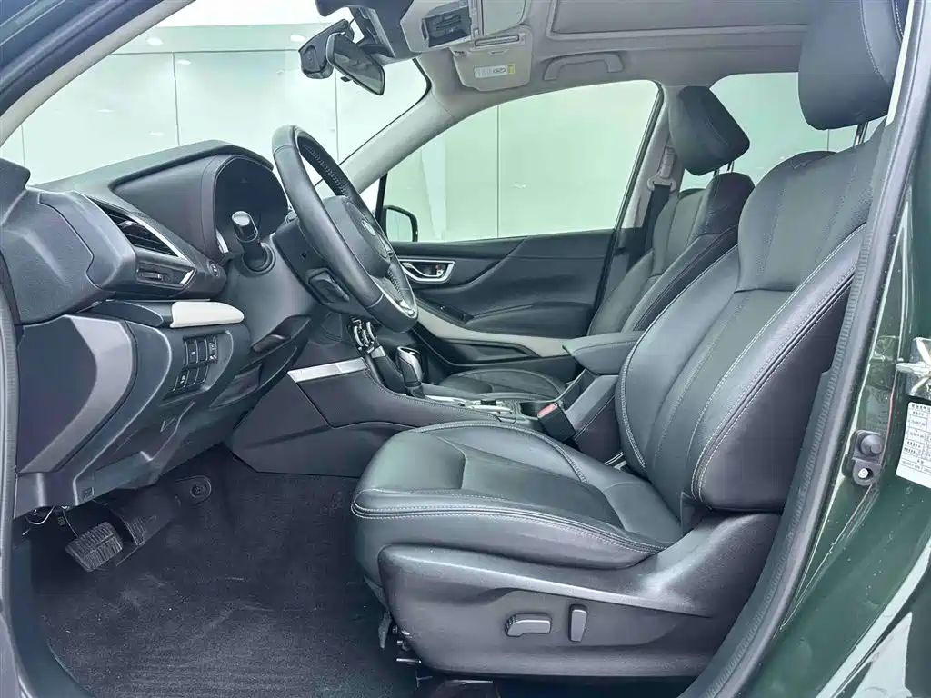 Subaru Forester 2022 — фото 19