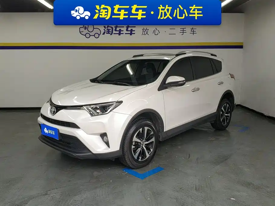 Toyota RAV4 2018 — фото 1