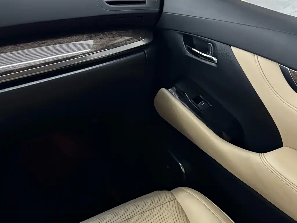 Toyota Alphard 2022 — фото 14
