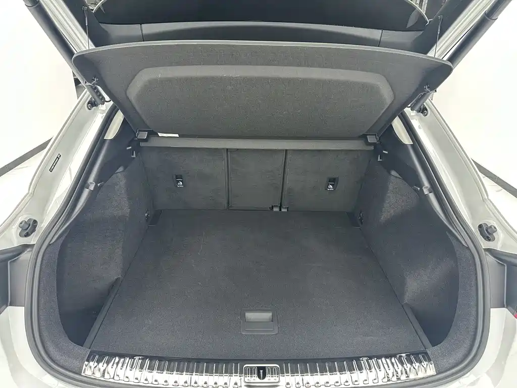Audi Q3 Sportback 2023 — фото 18