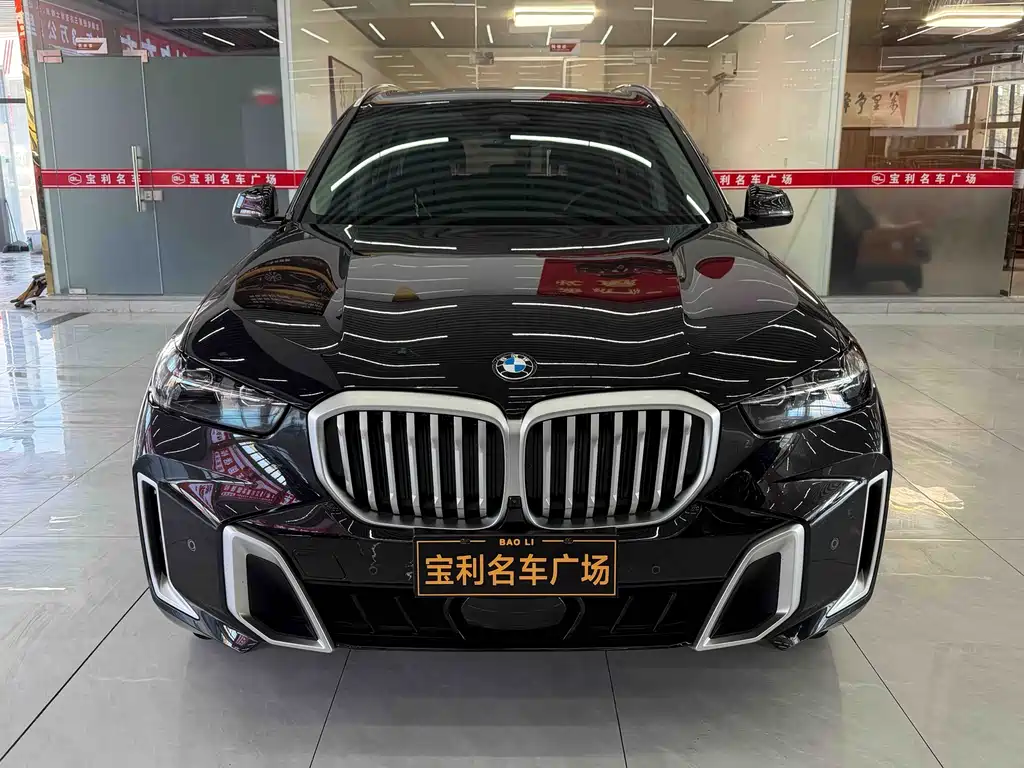 BMW X5 2025 — фото 1