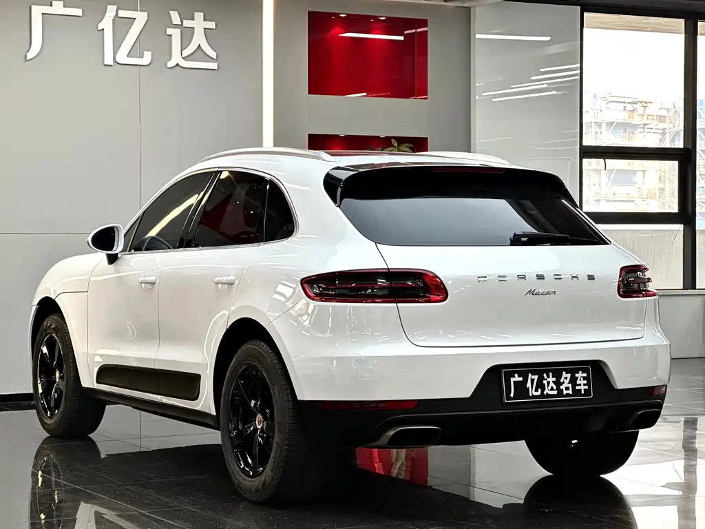 Porsche Macan 2015 — фото 17