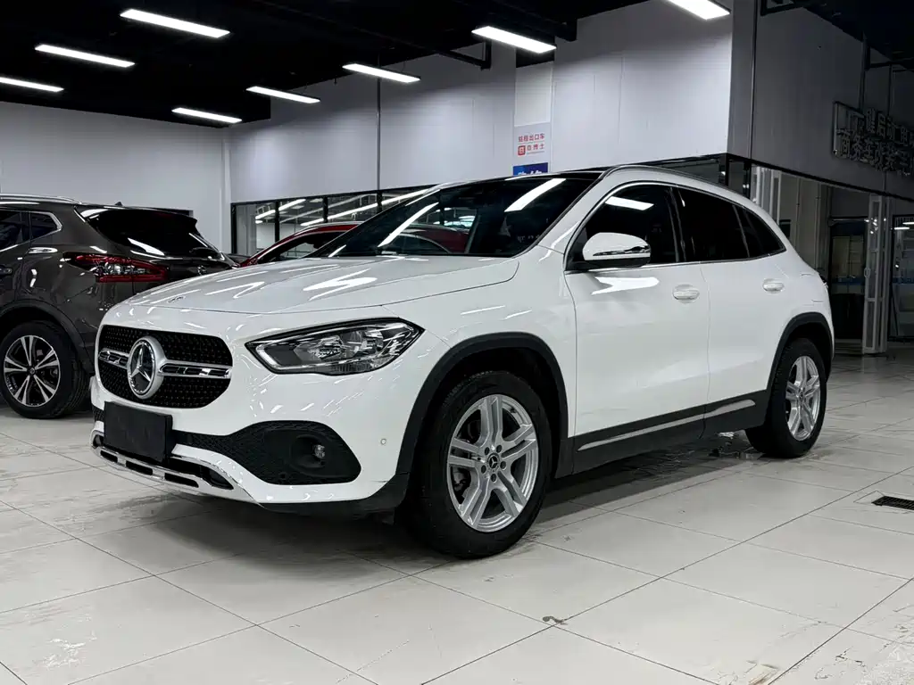 Mercedes-Benz GLA 2022 — фото 1