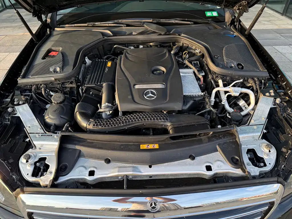 Mercedes-Benz E-Class 2019 — фото 12