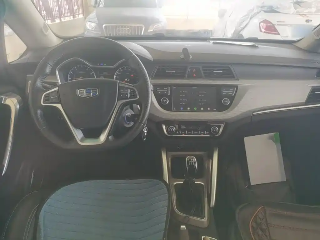 Geely Vision X3 2019 — фото 10