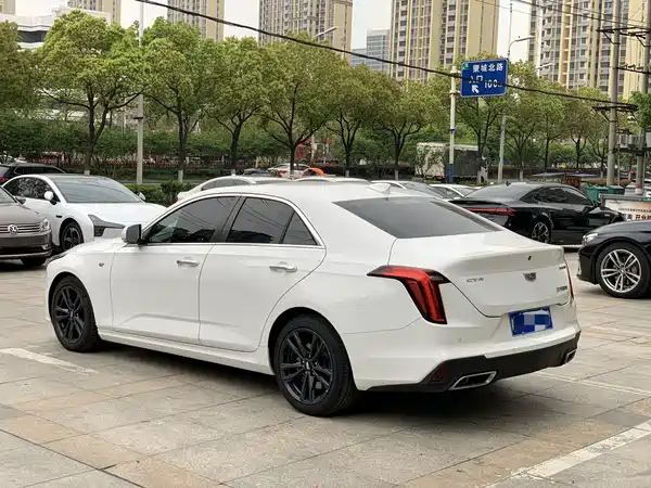 Cadillac CT4 2022
