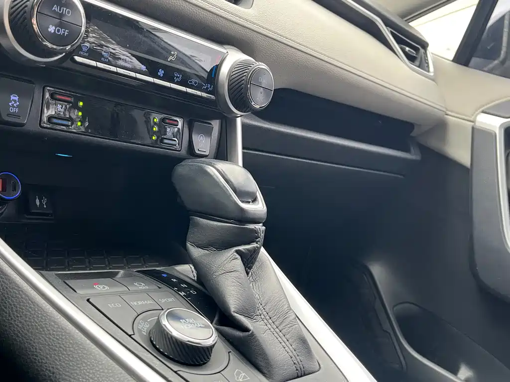 Toyota Wildlander 2020 — фото 16
