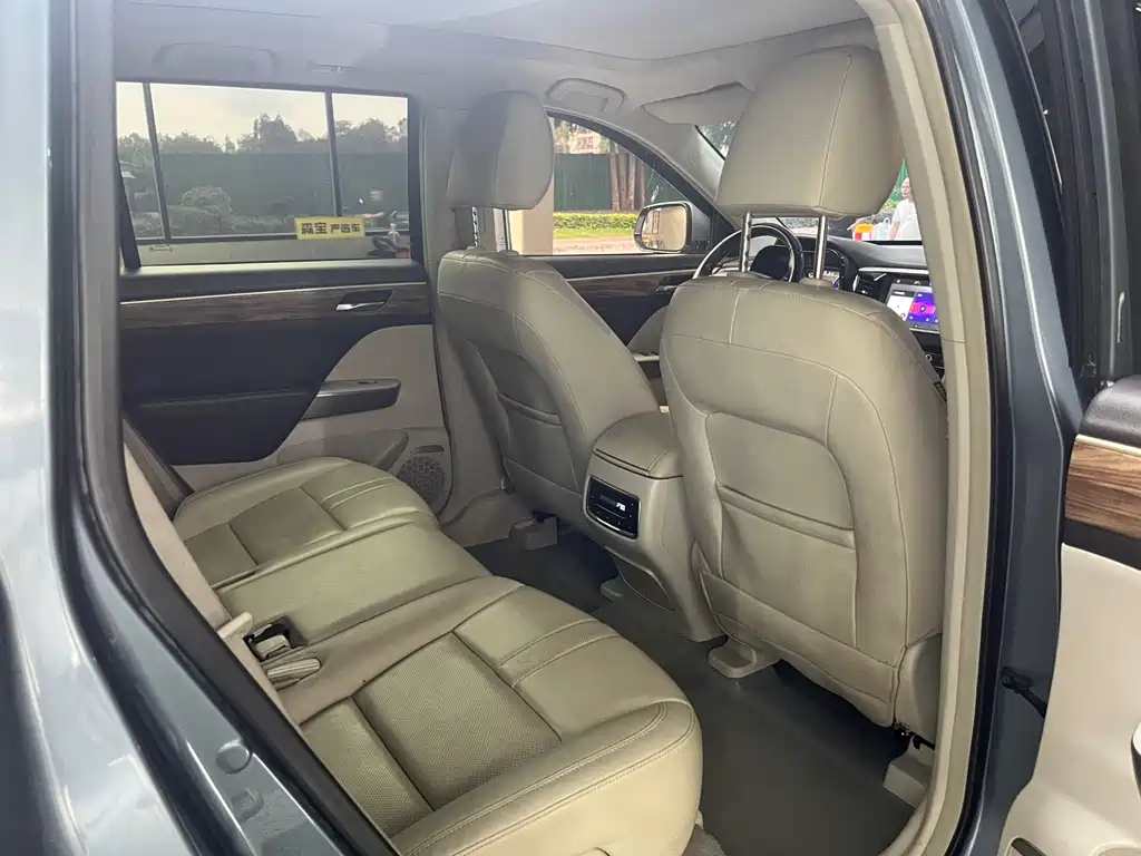 GAC Motor Trumpchi GS8 2017 — фото 16