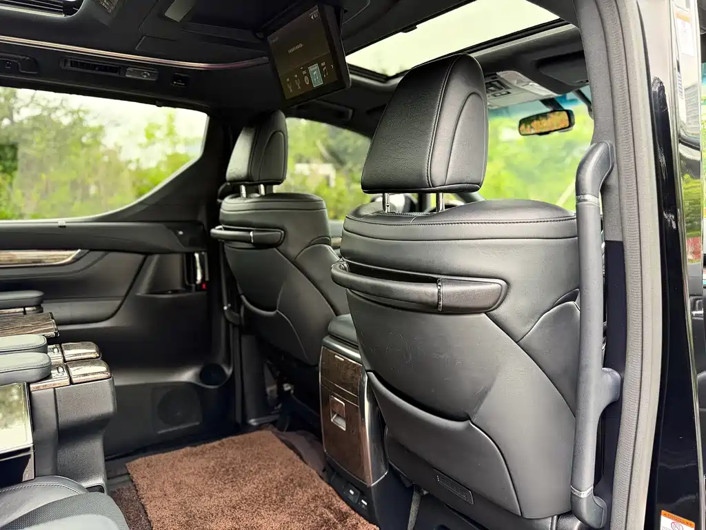 Toyota Alphard 2018 — фото 21