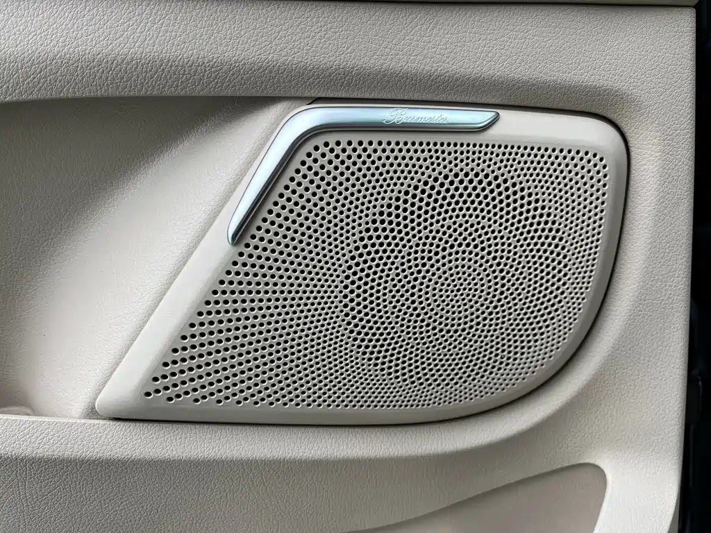 Mercedes-Benz V-Class 2022 — фото 11