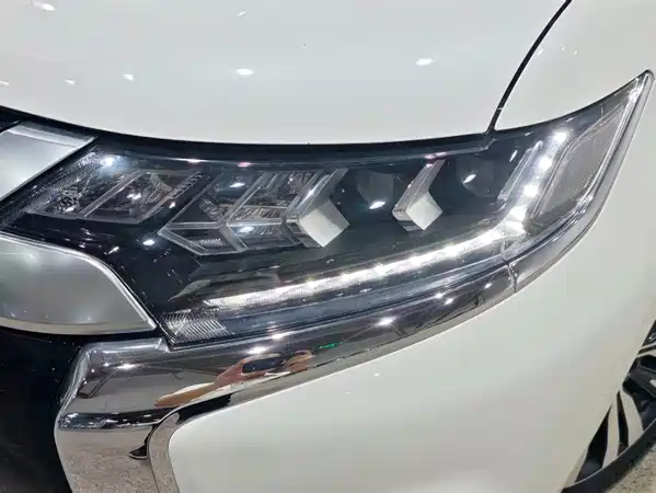 Mitsubishi Outlander 2022