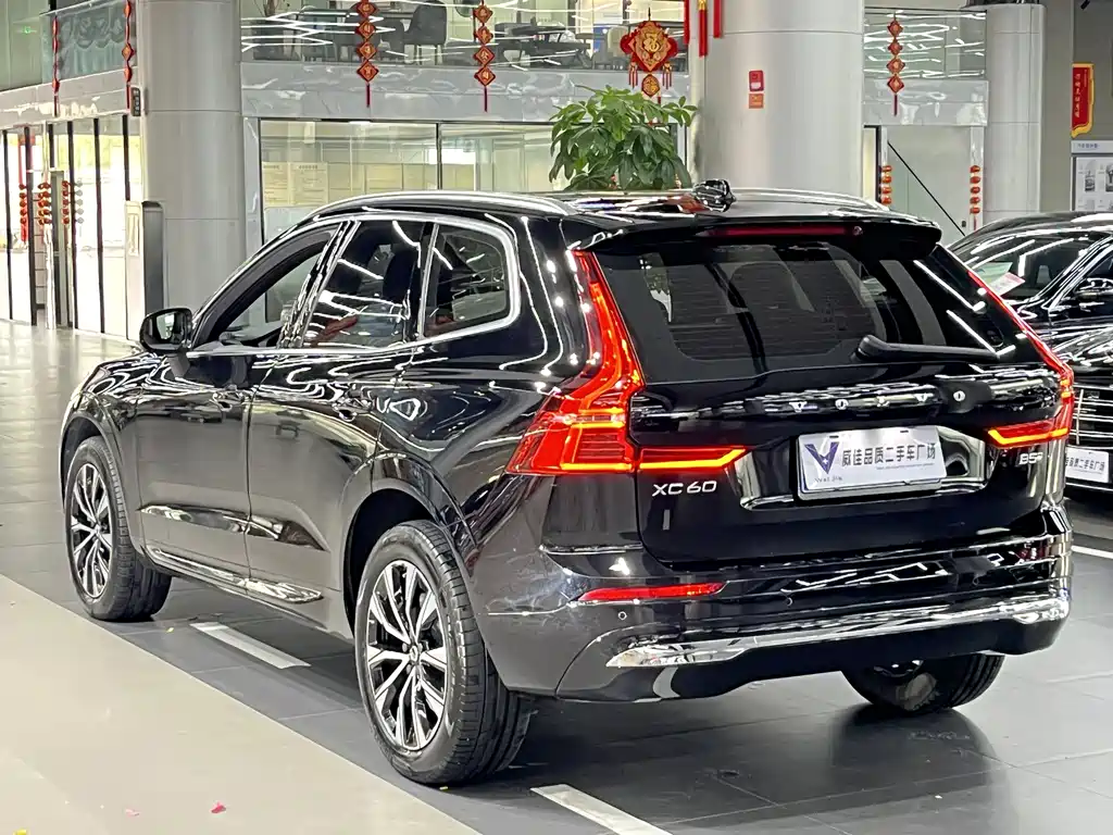 Volvo XC60 2024 — фото 10