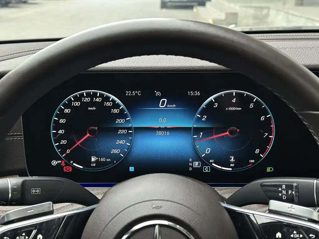 Mercedes-Benz E-Class 2022 — фото 15
