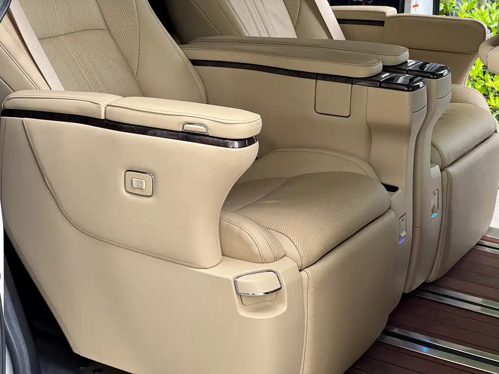 Toyota Vellfire 2021 — фото 18