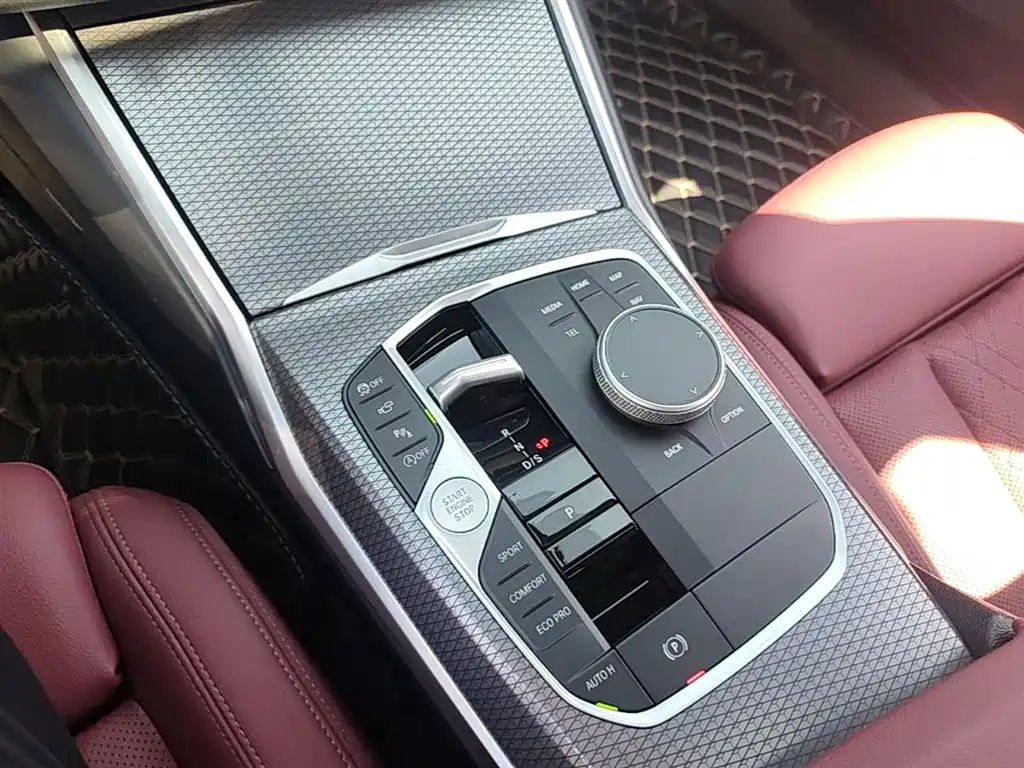BMW 3 Series 2024 — фото 14