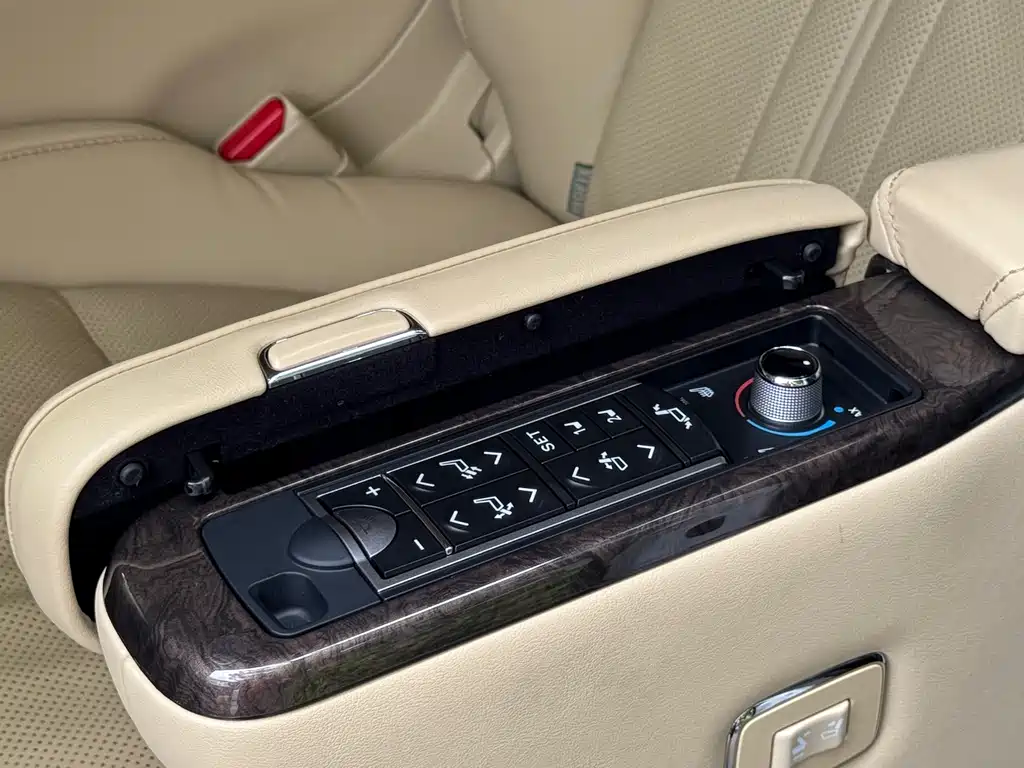 Toyota Vellfire 2021 — фото 16