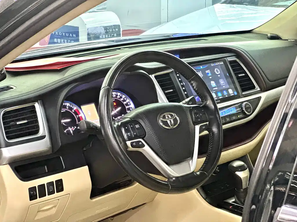 Toyota Highlander 2016 — фото 10