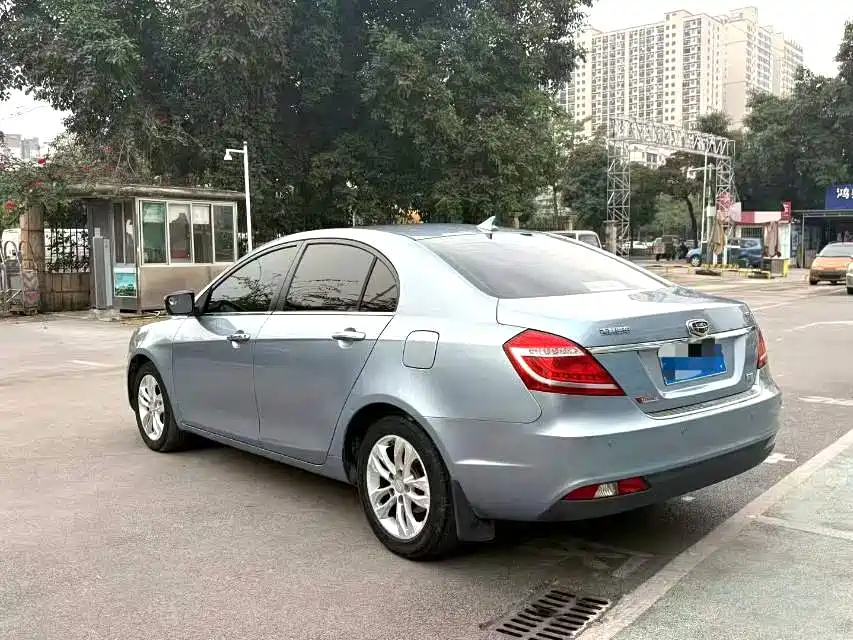 Geely Emgrand 2015 — фото 8