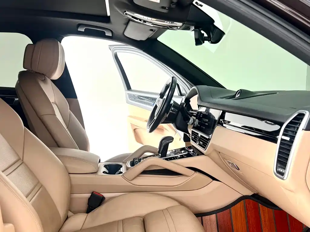 Porsche Cayenne 2018 — фото 9
