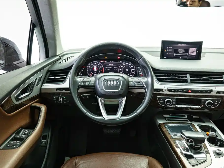 Audi Q7 2018 — фото 18