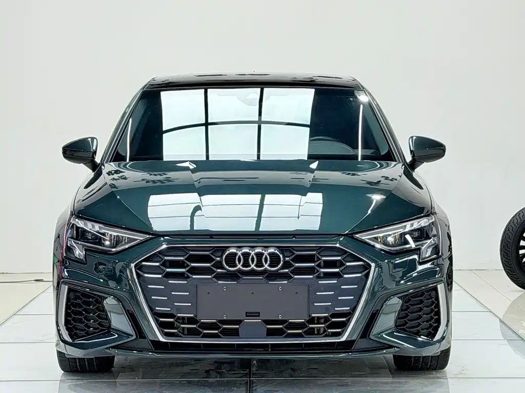 Audi A3 2023 — фото 2