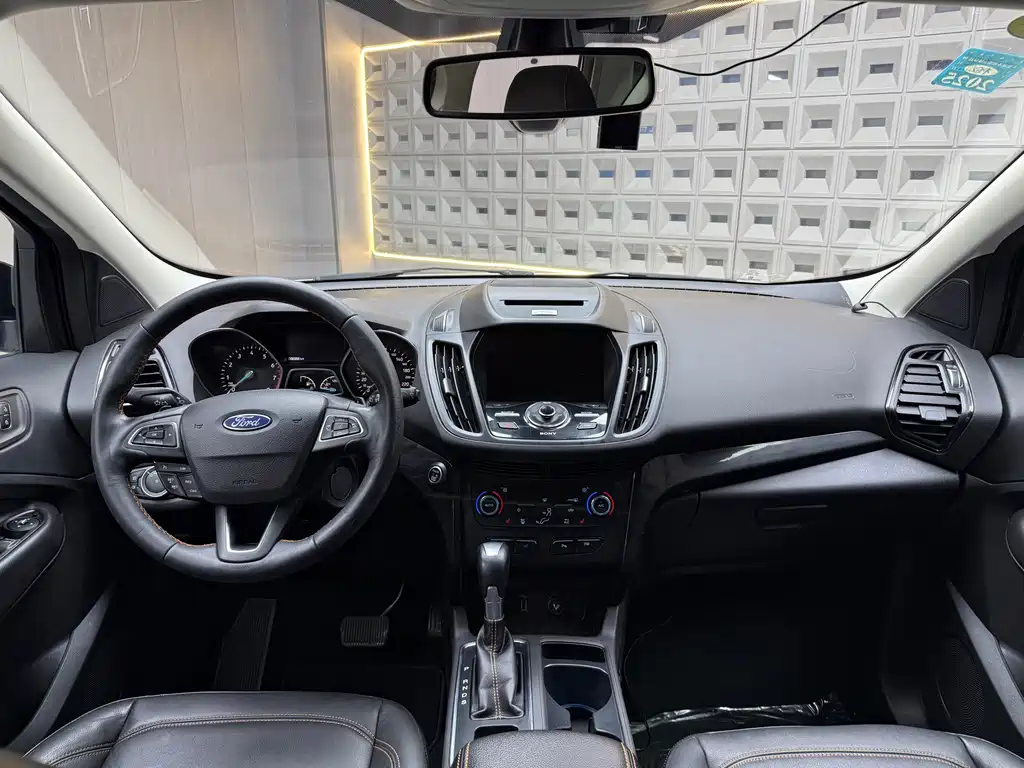 Ford Kuga 2017 — фото 9