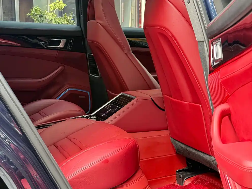 Porsche Panamera 2019 — фото 19