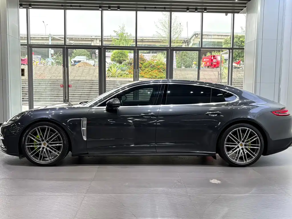 Porsche Panamera 2019
