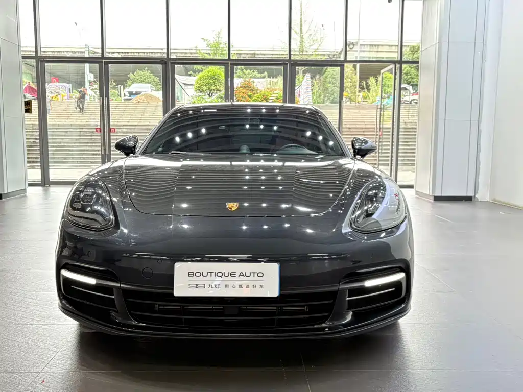 Porsche Panamera 2019