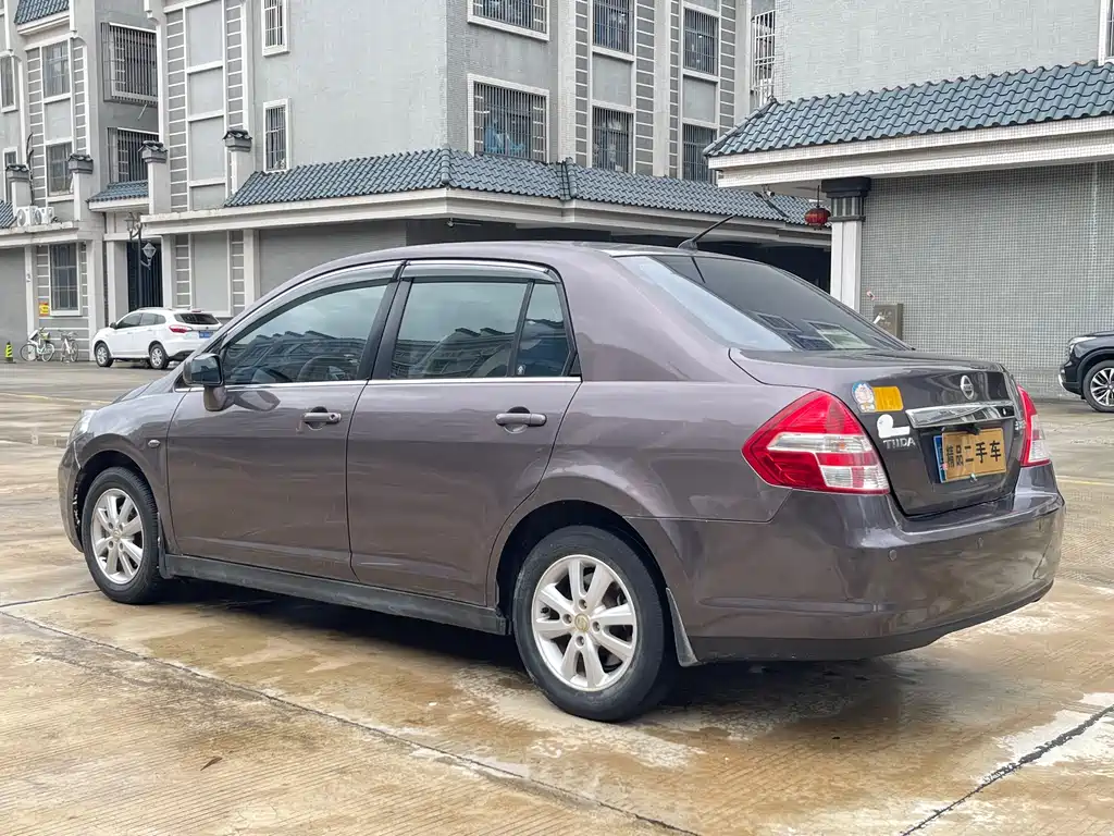 Nissan Tiida 2008
