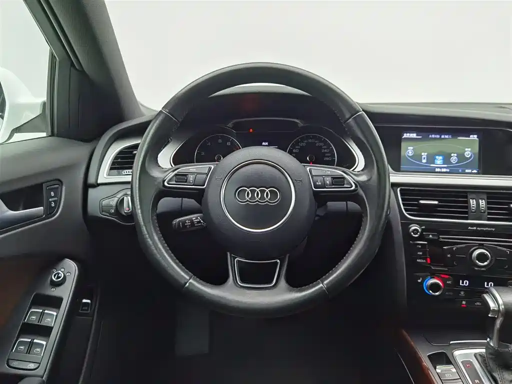 Audi A4L 2016 — фото 11