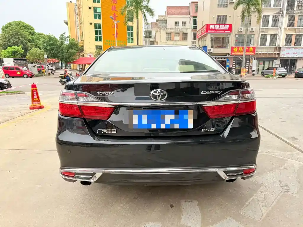 Toyota Camry 2017 — фото 4
