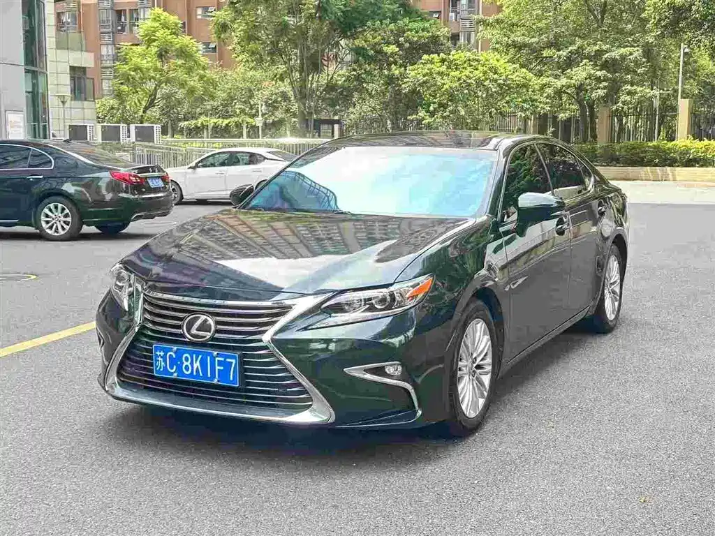 Lexus ES 2017 — фото 2