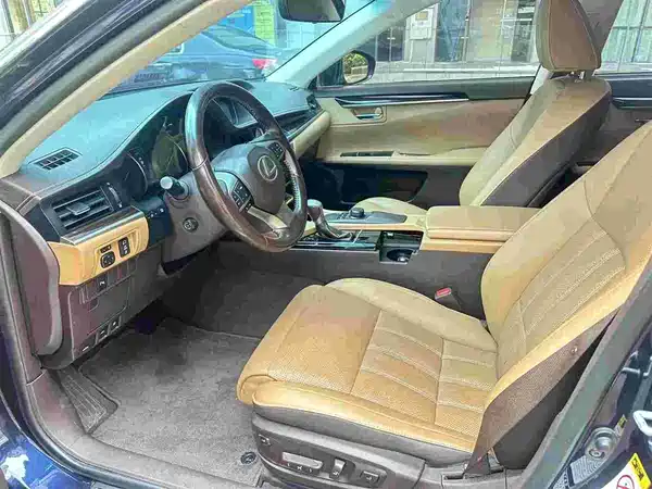 Lexus ES 2017