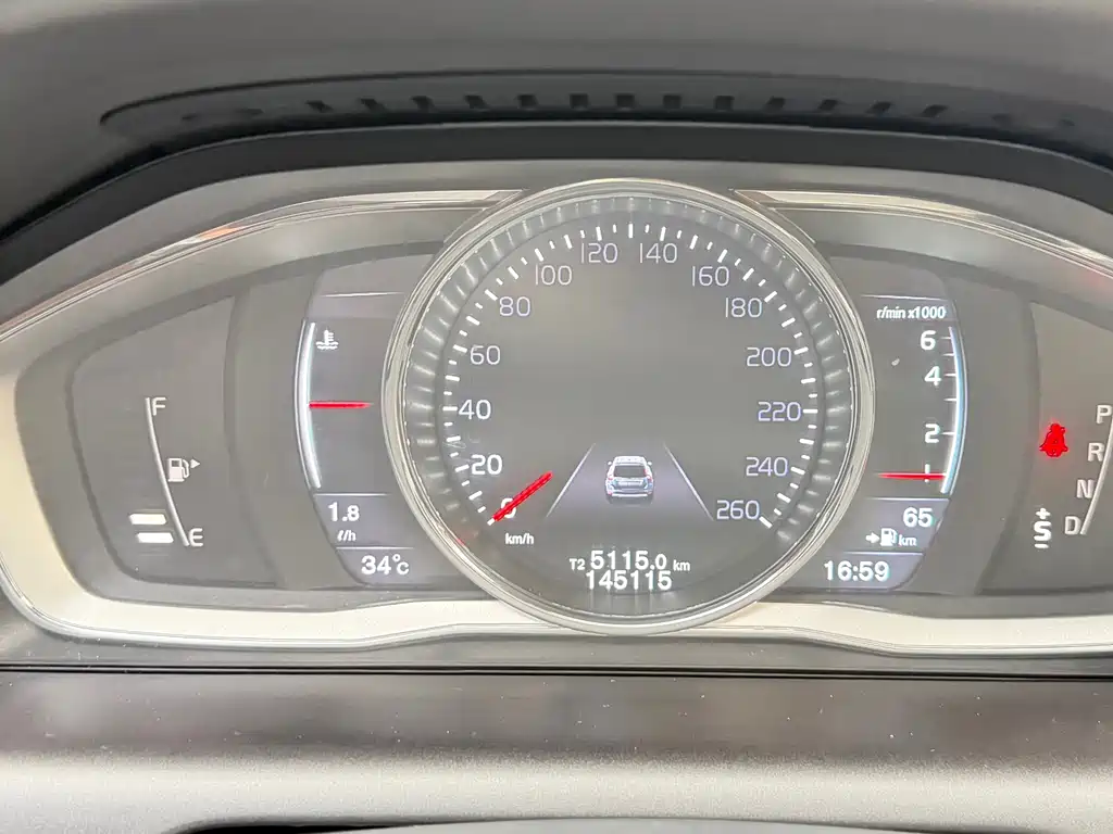 Volvo XC60 2016 — фото 19