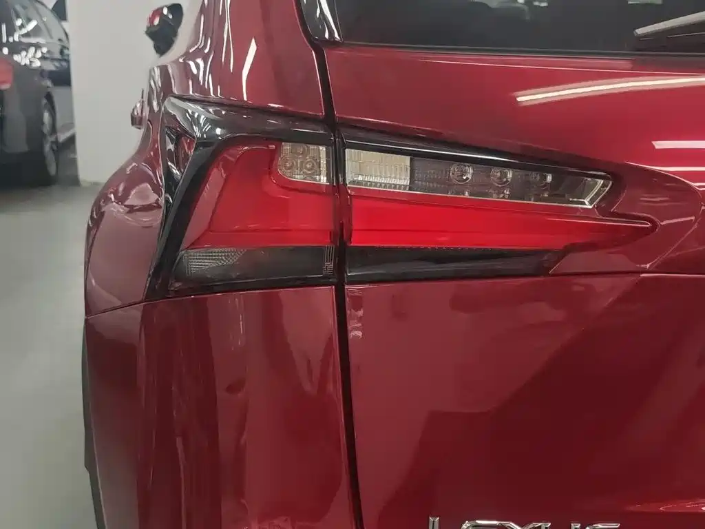 Lexus NX 2015 — фото 12