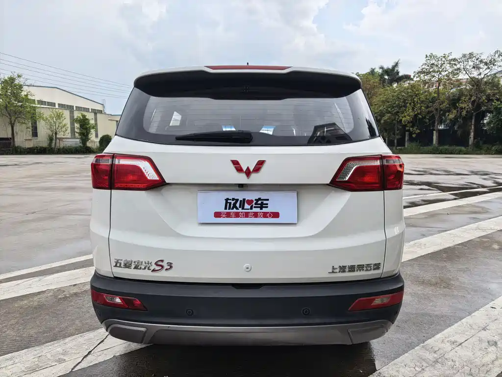 Wuling Hongguang S3 2018 — фото 6