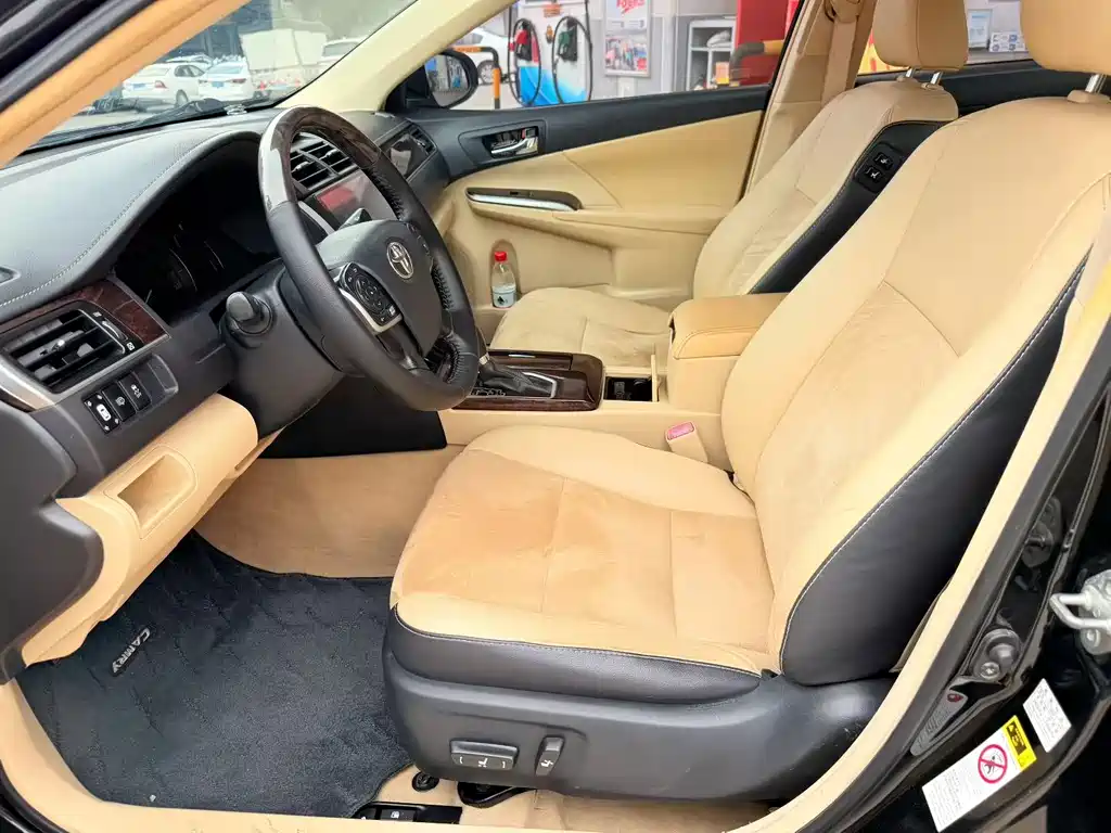 Toyota Camry 2017 — фото 9