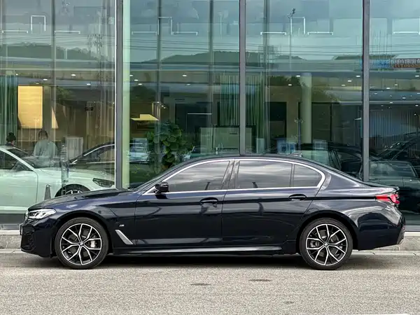 BMW 5 Series 2023