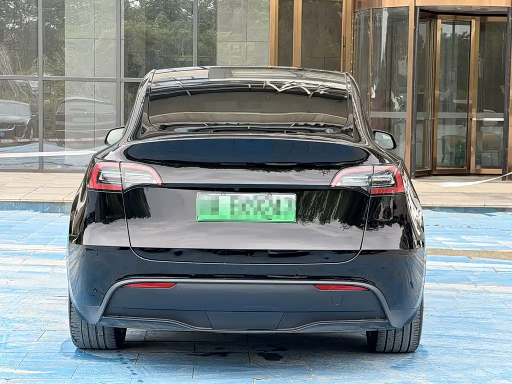 Tesla Model Y 2022 — фото 10