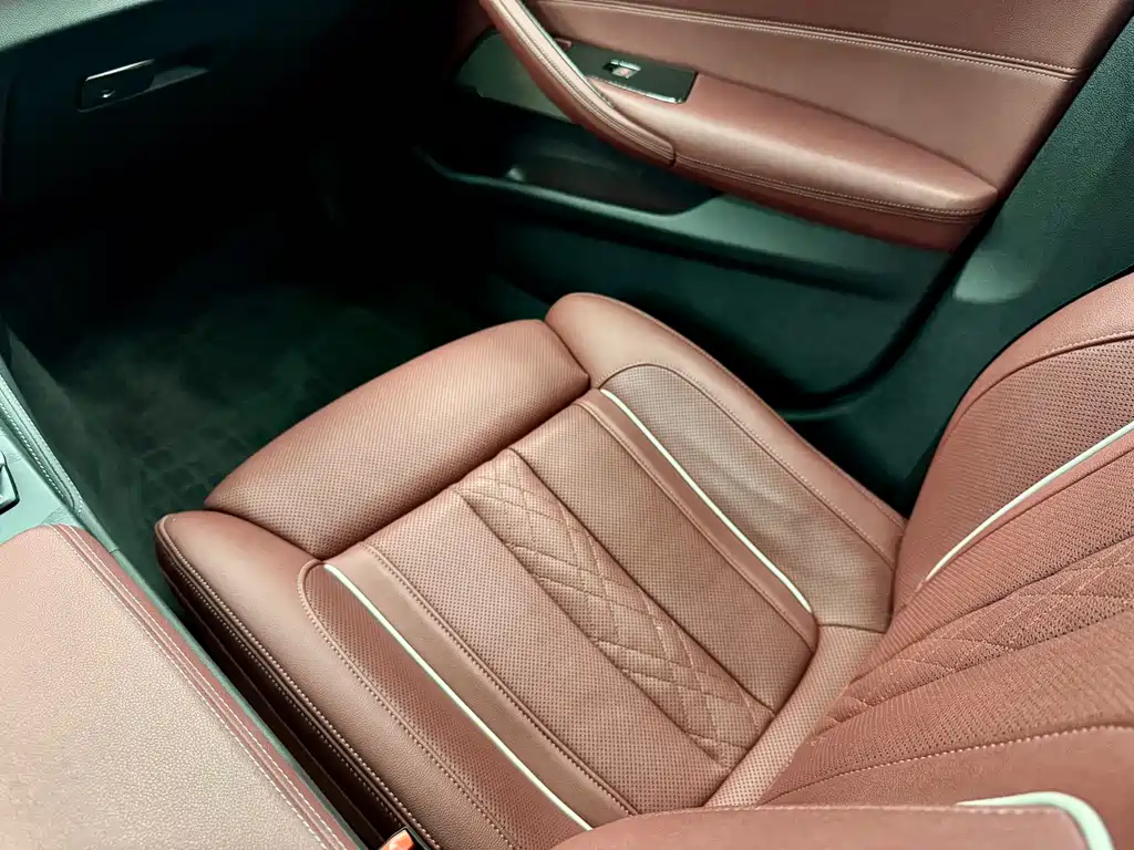 BMW 5 Series 2021 — фото 19