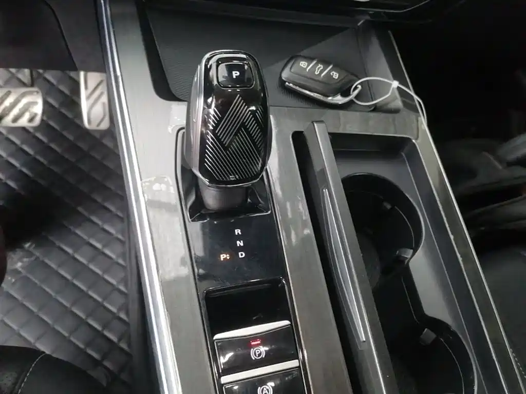 Roewe RX5 eMAX 2022 — фото 14