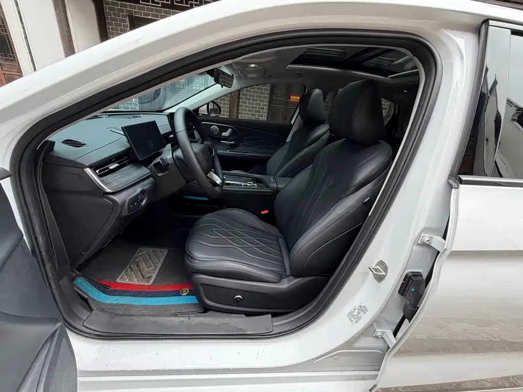 Chery Arrizo 8 PRO 2025 — фото 14